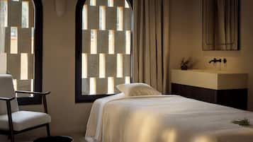 Couples treatment rooms, steam room, massages