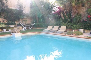 House, Smoking - Rustic Xag ra Farmhouse With Pool Garden BBQ (Xaghra)