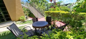 Standard Single Room, Balcony, Lagoon View | Living area