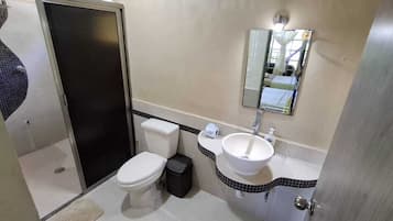Family Double Room, Balcony, Lagoon View | Bathroom | Shower, towels, soap, shampoo