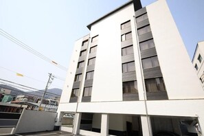 Unclassified image, 4 of 31, button - Masan Den Basta hotel Gyeongnam Uni (Changwon)