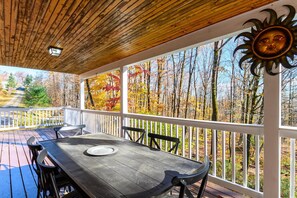 تناول الطعام بالخارج