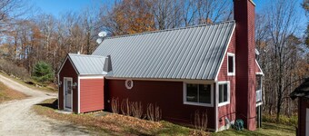 Cozy cabin with Forest views - Minutes to Mountain