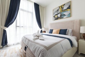 Luxury Apartment, 3 Bedrooms, Private Pool, City View | Individually decorated, individually furnished, desk, laptop workspace - SIMPLY COMFORT Chic 3 Br Apartment with Private Pool (Dubai)