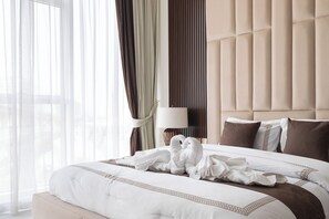 Luxury Apartment, 3 Bedrooms, Private Pool, City View - SIMPLY COMFORT Chic 3 Br Apartment with Private Pool (Dubai)
