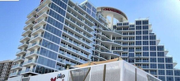 Exterior - SIMPLY COMFORT Chic 3 Br Apartment with Private Pool (Dubai)