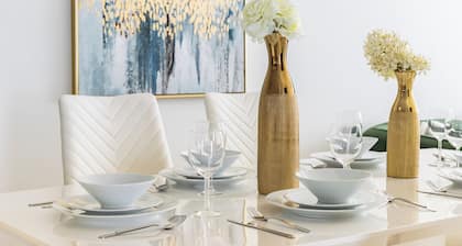 Chic 3BR wPrivate Pool by Simply Comfort