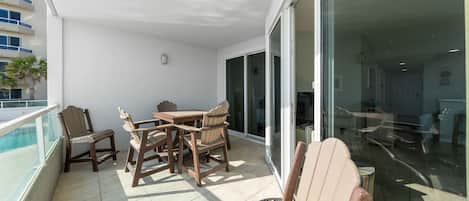 Signature-Apartment, 2 Schlafzimmer, Haustiere gestattet, Strandblick | Balkon