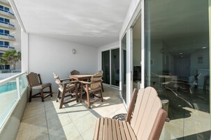 Signature Condo, 2 Bedrooms, Pets Allowed, Beach View | Balcony
