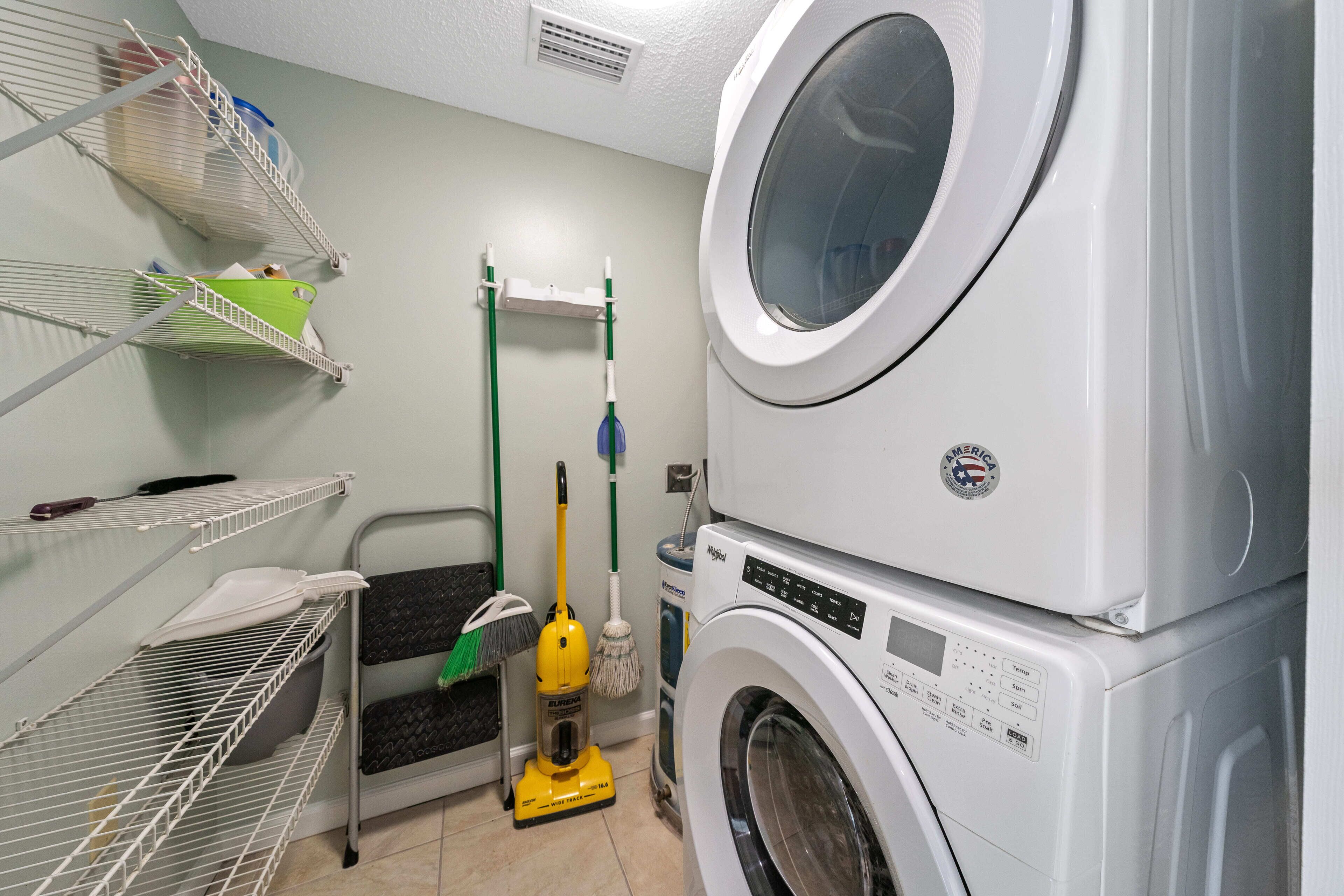 Íbúð - 2 svefnherbergi - gæludýr leyfð - útsýni yfir strönd | Þvottahús