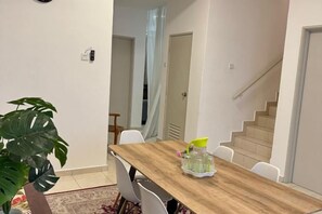 Unclassified image, 3 of 13, button - Fallem's Homestay I 4 Rooms I Fully Aircond I WiFi (Melaka)