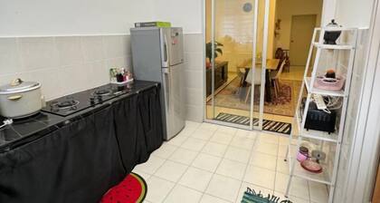 Fallem's Homestay I 4 Rooms I Fully Aircond I WiFi