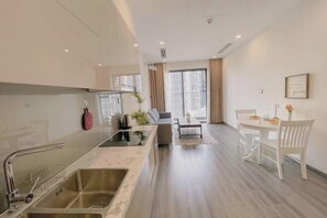 Room - Sunshine Apartment (Hanoi)