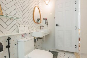 Unclassified image, 4 of 36, button - Bangkok four bedroom pool villa (Bangkok)
