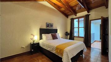 2 Schlafzimmer, Bügeleisen/Bügelbrett, Internetzugang, Bettwäsche