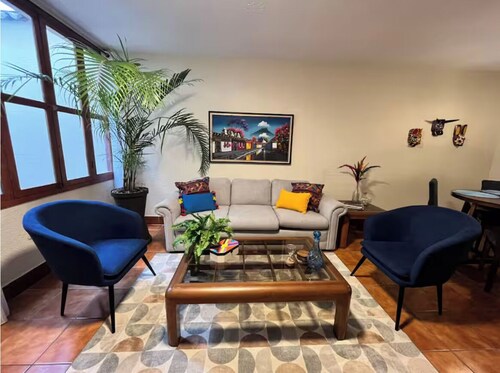 Excellent location in Antigua for 4 guests