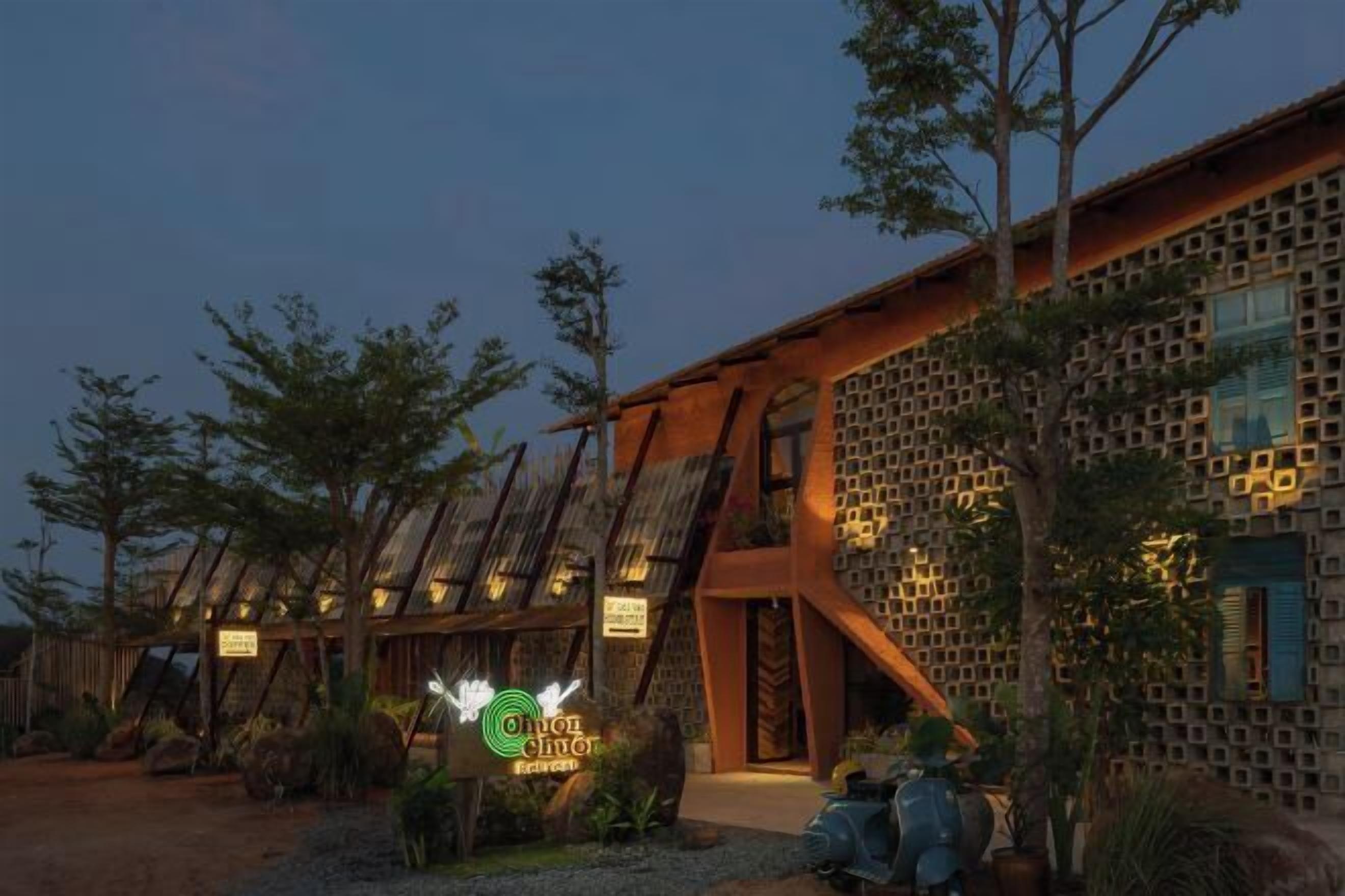 المنشأة من الخارج