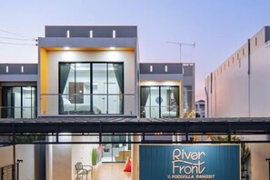 Exterior - Riverfront Pool Villa Rangsit Klong 4 (Thanyaburi)