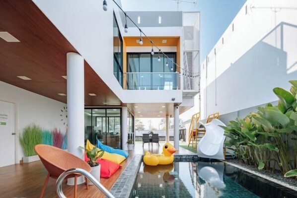 Outdoor pool - Riverfront Pool Villa Rangsit Klong 4 (Thanyaburi)