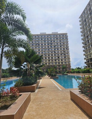 Room, 1 Bedroom, Smoking | Pool | Outdoor pool