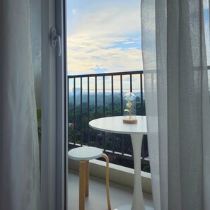 Room, 1 Bedroom, Smoking | Balcony