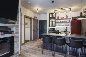 Fridge, microwave, oven, stovetop - Breckenridge 19 - One Bedroom Apartment, Sleeps 4 (Breckenridge)