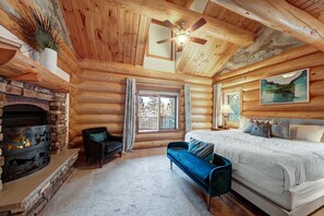 4 habitaciones, tabla de planchar con plancha, wifi y ropa de cama 