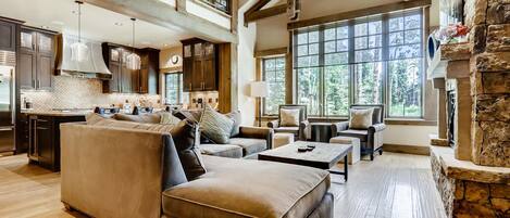 Smart TV, table tennis