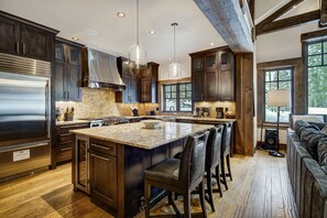 Fridge, microwave, oven, stovetop - Breckenridge 32 - Four Bedroom Villa, Sleeps 10 (Breckenridge)