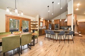 Dining - Breckenridge 28 - Three Bedroom Villa, Sleeps 8 (Breckenridge)