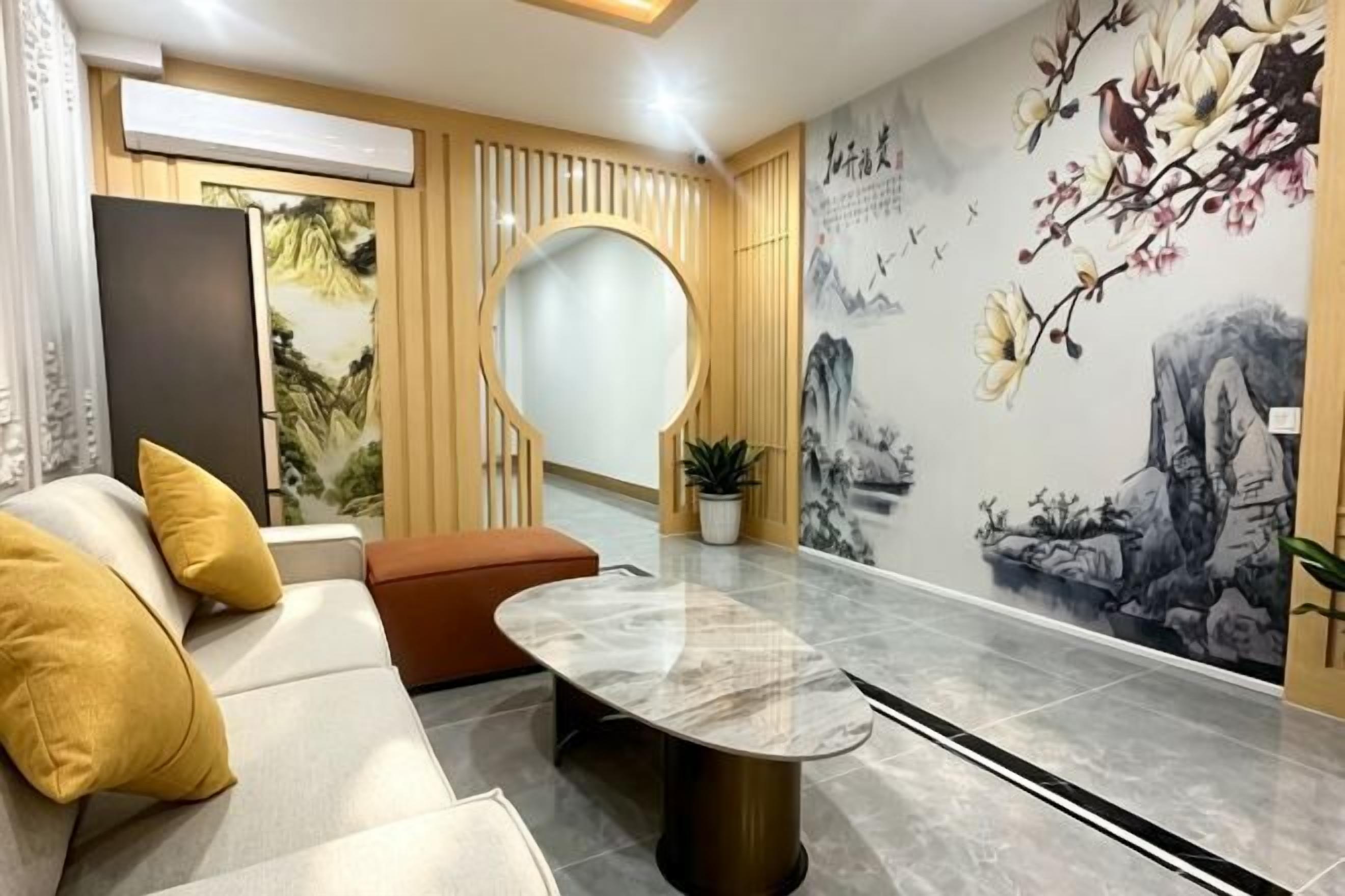 Lobby lounge