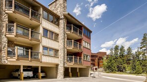 Unclassified image, 2 of 27, button