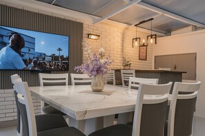 Apartment, 1 Schlafzimmer, Raucher, Balkon | Esszimmer