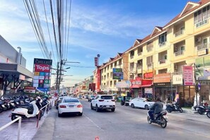 Unclassified image, 2 of 17, button - Pattaya Tay Emperor Holiday townhouse (Pattaya)