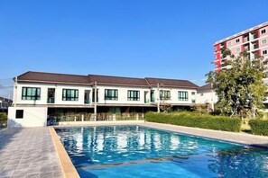 Unclassified image, 2 of 17, button - Pattaya Tay Emperor Holiday townhouse (Pattaya)