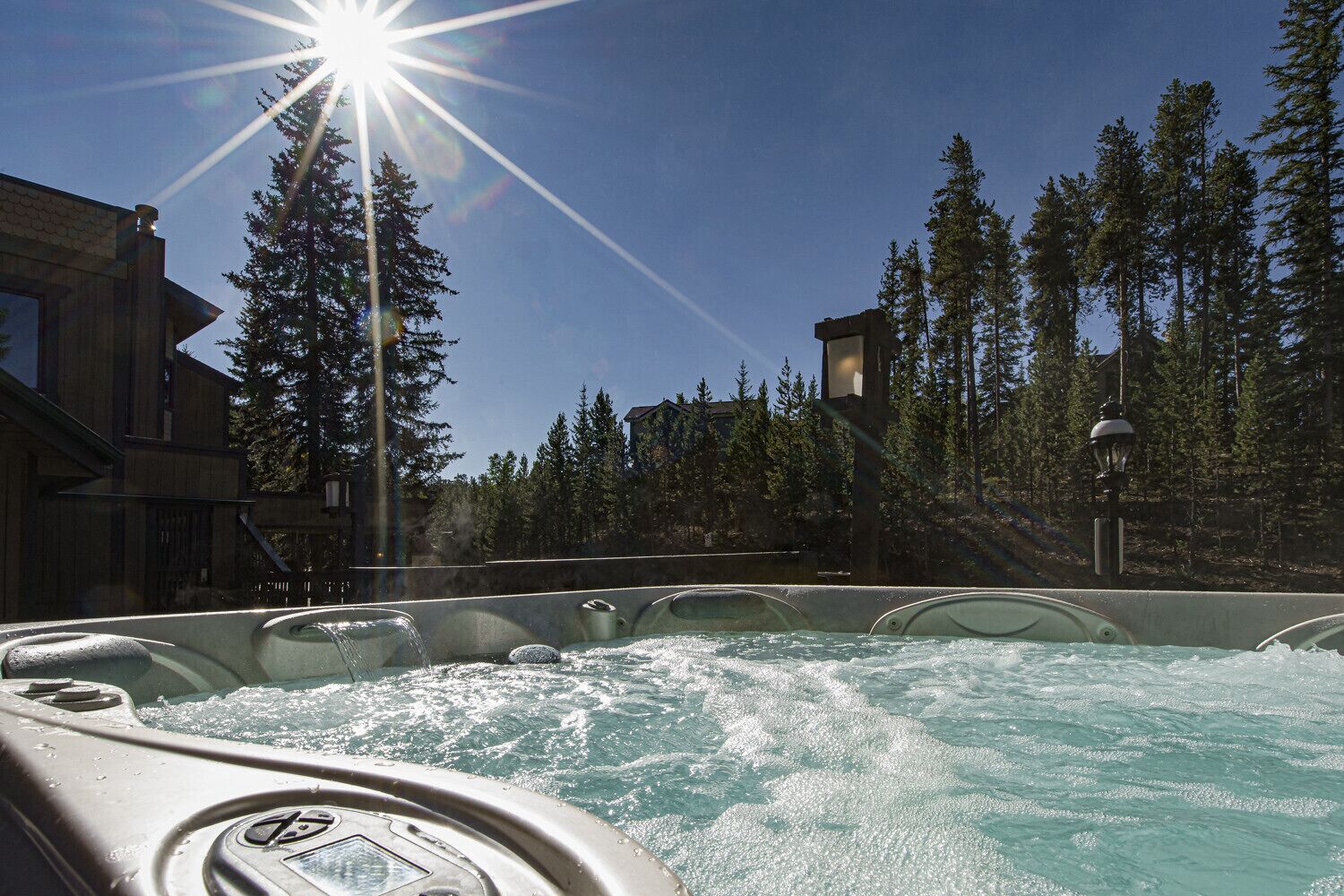 Bain à remous extérieur