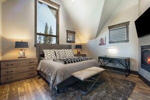 4 habitaciones, tabla de planchar con plancha, wifi y ropa de cama 