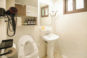 Bathroom - CareCove (Seoul)