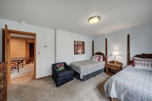 7 bedrooms, iron/ironing board, WiFi, bed sheets