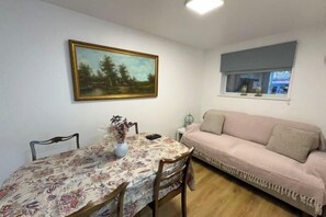 Living area - Song Warm Bnb (London)