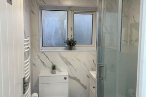 Bathroom - Song Warm Bnb (London)