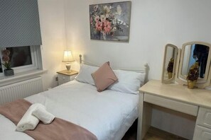 Room - Song Warm Bnb (London)