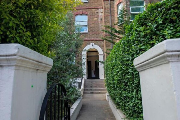 Exterior detail - Axiom W6 Hotel (London)