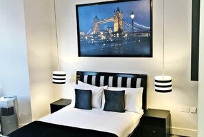 Cribs/infant beds - Axiom W6 Hotel (London)