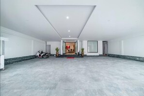 Unclassified image, 2 of 15, button - Lam Anh Hotel 7 Phap Van Hoang Mai 41BT1 (Hanoi)