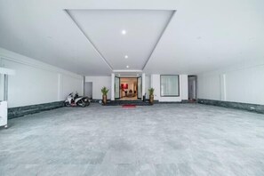 موقف سيارات (بتكلفة إضافية)