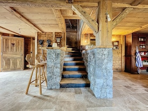 المنشأة من الداخل