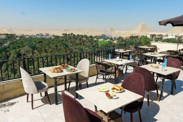 Exterior - New Gardenia Pyramids view - Rooftop (Al Haraneyah)