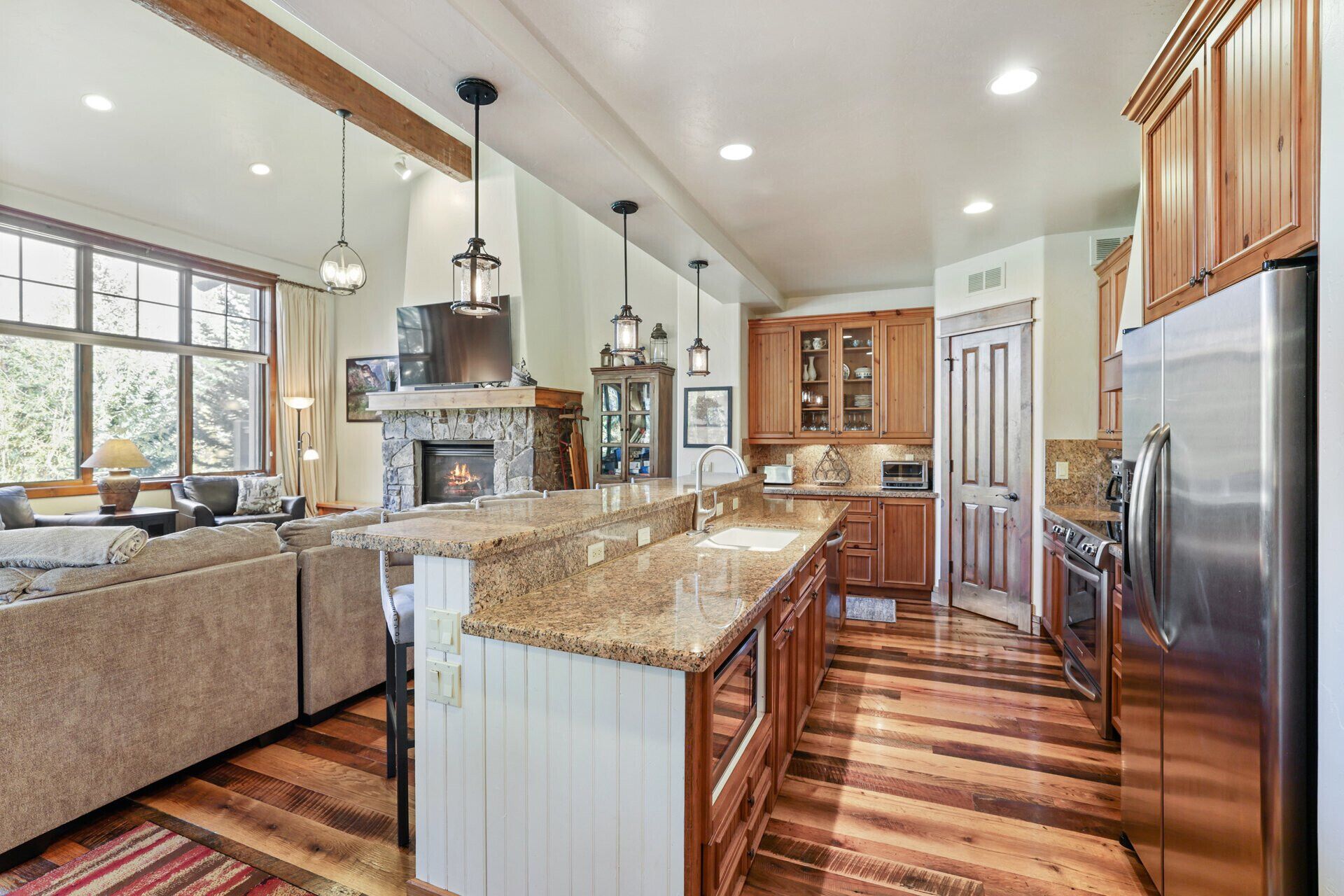 冰箱、微波炉、烤箱、炉灶