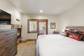 4 habitaciones, tabla de planchar con plancha, wifi y ropa de cama 